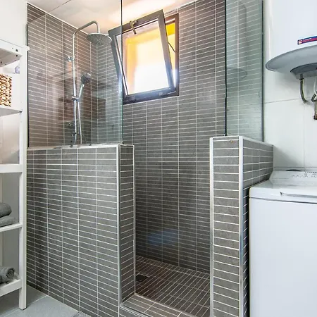 Exclusive With Sea View Apartment *