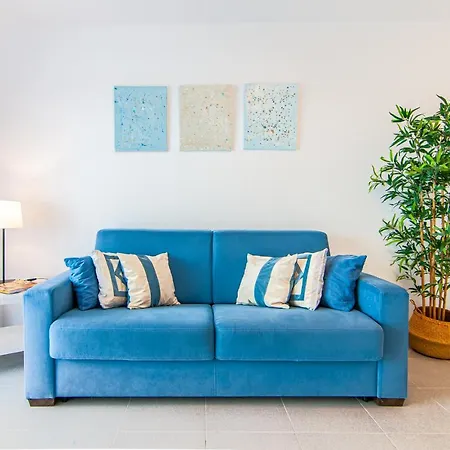 Exclusive With Sea View Apartment *